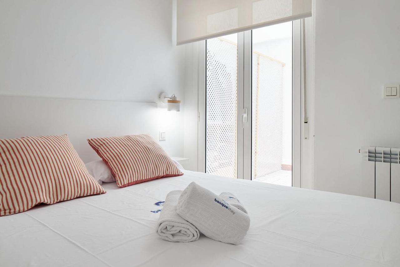 Malibu - Basque Stay Сан Себастиан Екстериор снимка
